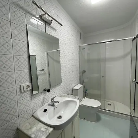 Centrico Piso En Calle Floranes * Santander