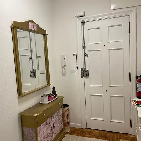 Centrico Piso En Calle Floranes *