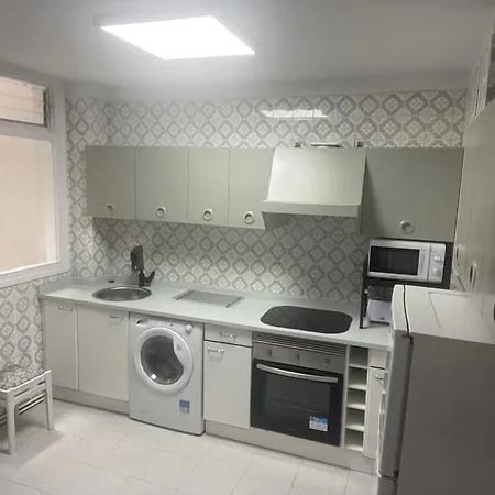 Centrico Piso En Calle Floranes