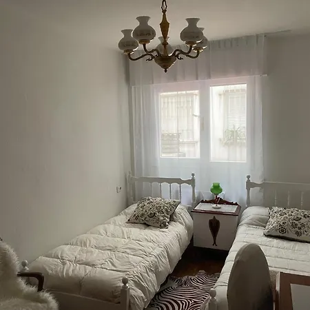 Centrico Piso En Calle Floranes Apartamento Santander