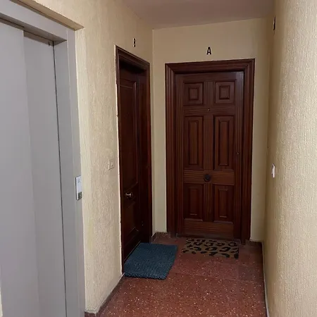 Centrico Piso En Calle Floranes